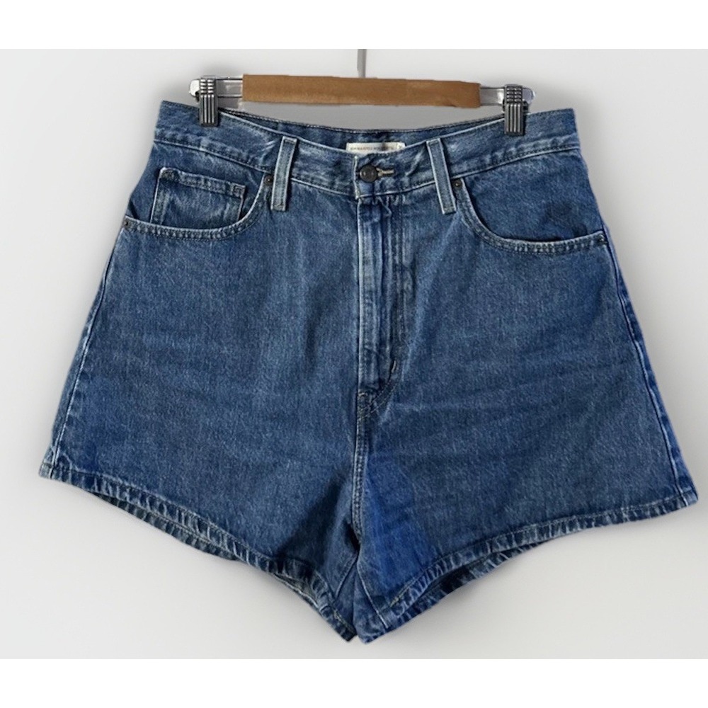Levi's High Waisted MOM Denim shorts size 32 100% Cotton Jeans Shorts 3.5"‎ Ins